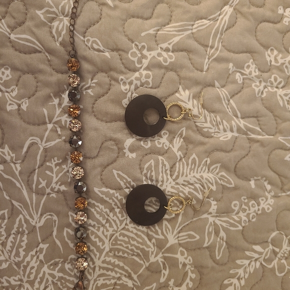 Rhinestone Bracelet & Wooden Earrings - Picture 1 of 7